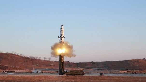 بيونغ يانغ تستبق القمة الأميركية الصينية بصاروخ باليستي