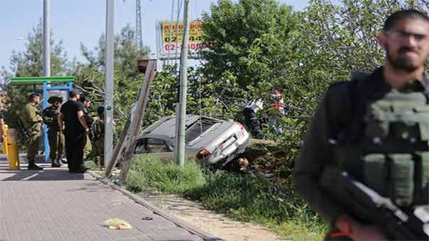 ’انتفاضة القدس’ مستمرة .. مقتل جندي صهيوني وجرح آخرين دهساً قرب رام الله