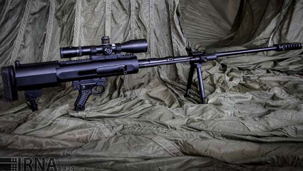 بالصور : إزاحة الستار عن اسلحة ومعدات دفاعية إيرانية جديدة