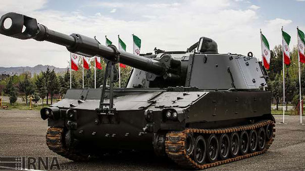 بالصور : إزاحة الستار عن اسلحة ومعدات دفاعية إيرانية جديدة