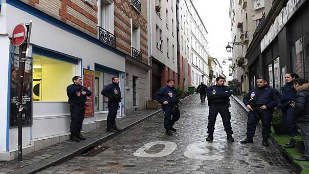 السلطات الفرنسية تحبط هجومًا &rsquo;عنيفًا وشيكًا وتعثر على اسلحة ومتفجرات