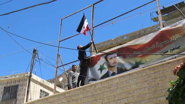 بالصور: دخول الأهالي والجيش السوري الى مضايا بعد إنسحاب المسلحين منها 