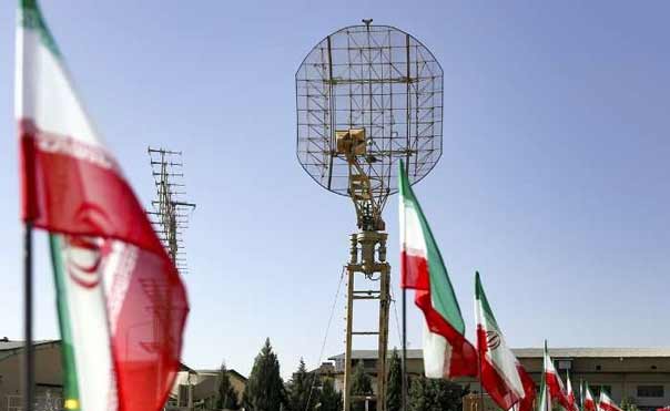 بالصور: إيران تزيح الستار عن 12 انجازا دفاعيا تتعلق بالرادارات والمطارات