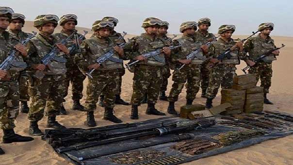 القوات الجزائرية تعثر على مخزن أسلحة في الحدود مع مالي