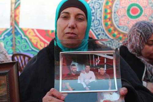 أسبوعان على &rsquo;إضراب الكرامة&rsquo;.. الاحتلال يُصّعد قمعه للأسرى وتحذيرات فلسطينية من خطورة أوضاعهم الصحية