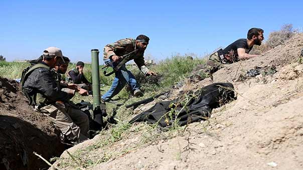 الجيش السوري يسيطر على جبال الشومرية شرق حمص والجماعات الارهابية تتقاتل في الغوطة الشرقية