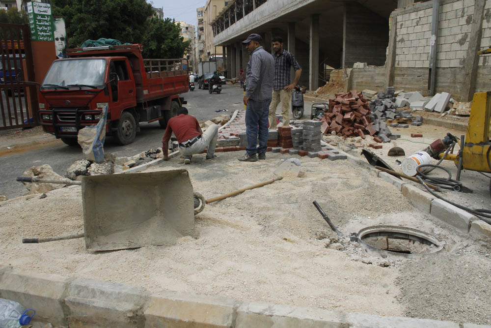 بناء الارصفة والممرات