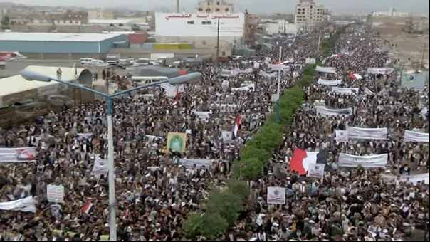 مسيرة جماهيرية في صنعاء .. ومحمد الحوثي: للخروج الكبير بالتزامن مع زيارة ترامب للسعودية