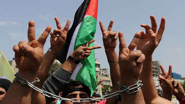 ’إضراب الكرامة’ متواصل لليوم الـ27 .. الاحتلال يفشل في كسر إرادة الأسرى ودعوات لأوسع حملة مساندة لهم