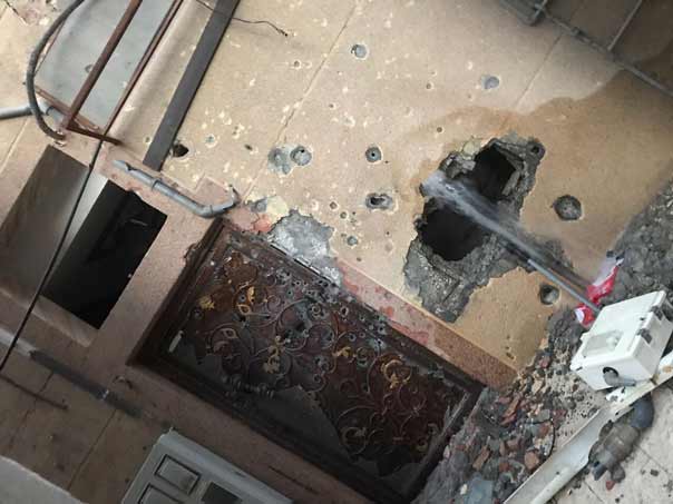 بالصور: القطيف تشيع الشهيد علي جواد والقوات السعودية تتابع استهدافها للمنازل والمساجد في العوامية