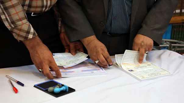 بالصور: إيران تنتخب رئيسها الثاني عشر