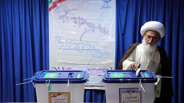 بالصور: إيران تنتخب رئيسها الثاني عشر