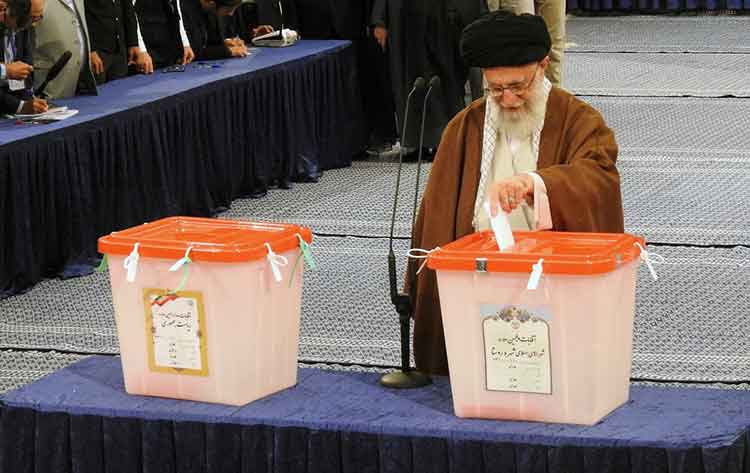 الشيخ حسن روحاني رئيسًا للجمهورية الاسلامية في إيران لولاية ثانية بنسبة 57% من الأصوات