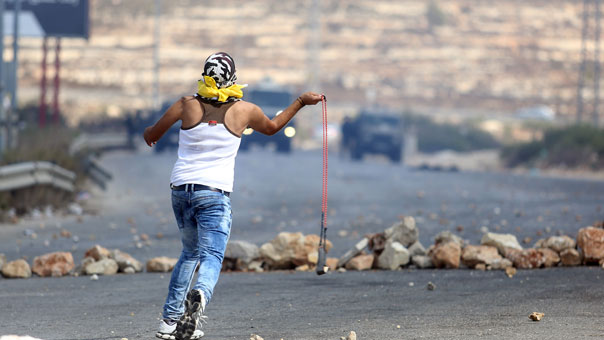 بعد مواجهات دامية في الضفة وغزة .. دعوات فلسطينية لإضراب شامل الاثنين المقبل نصرة للأسرى