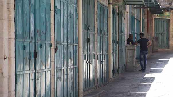 إضرابٌ شاملٌ يسود الأراضي الفلسطينية المحتلة نصرة للأسرى .. وتعالي التحذيرات من تدهور أوضاعهم الصحية