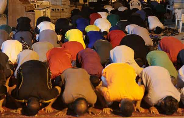 ارتقاء شهيد دفاعًا عن آية الله قاسم بعد مهاجمة قوات النظام البحريني  ساحة الفداء في الدراز