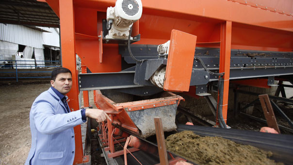 مشروع لتوليد الكهرباء من مخلفات الأبقار هو الأول من نوعه فلسطينياً