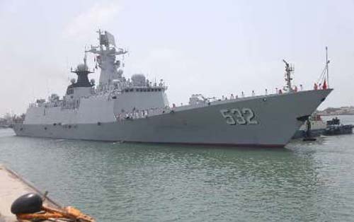 مناورة عسكرية مشتركة بين ايران والصين في مياه الخليج الفارسي