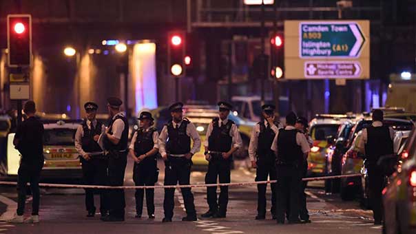 الإرهاب يضرب بريطانيا مجدداً: عملية دهس مصلِّين قرب مسجد في العاصمة لندن