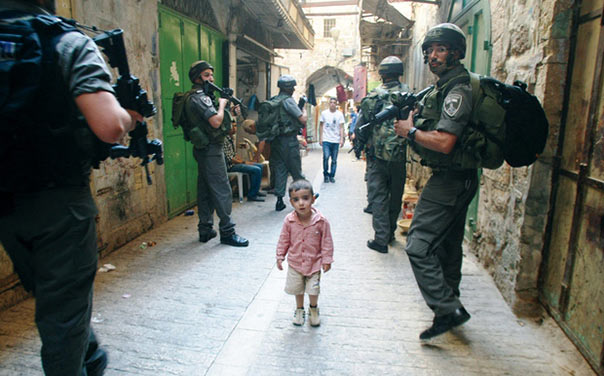 أسواق الخليل العتيقة .. تدفع ثمن تضييق الاحتلال وعربدة مستوطنيه