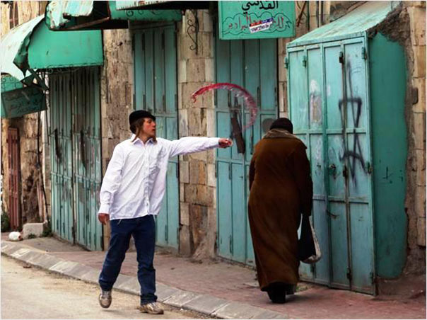 أسواق الخليل العتيقة .. تدفع ثمن تضييق الاحتلال وعربدة مستوطنيه