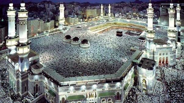 انتحاري يفجر نفسه قرب الحرم المكي ويوقع 11 جريحاً بينهم 5 من رجال الأمن