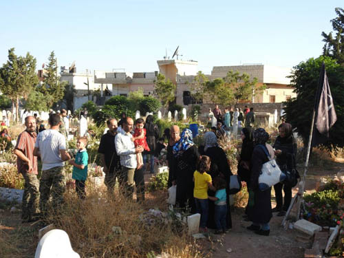 بالصور.. كيف أحيا أهالي بلدتي الفوعة وكفريا المحاصرتين عيد الفطر؟