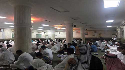 بالصور: أهالي العوامية يحيون ليالي القدر برغم الحصار والاستهداف