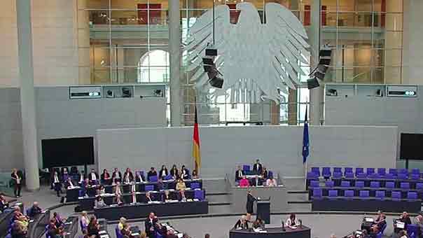 البرلمان الألماني يوافق على مشروع قانون لمكافحة &rsquo;خطاب الكراهية&rsquo;