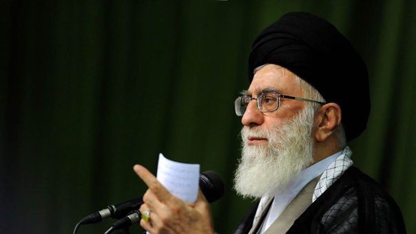 الإمام الخامنئي: لحشد الجهود الجماعية وتوجيه الصفعة للأعداء