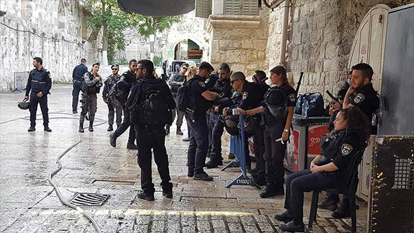 الفلسطينيون يؤكدون جدارتهم بحماية &rsquo;الأقصى&rsquo; .. و يهزمون المحتل الصهيوني بصمودهم