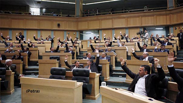 82 نائبًا أردنيًا يوقّعون مذكرة تطالب بطرد سفيرة الاحتلال