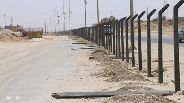 بالصور .. إجراءات جديدة لمنع تسلل &rsquo;داعش&rsquo; إلى هيت العراقية