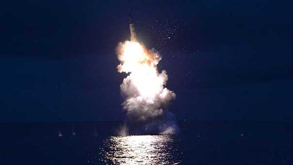 بيونغ يانغ تستعد لاختبار صواريخ باليستية من على متن غواصة..وواشنطن تتوعّد مجدداً