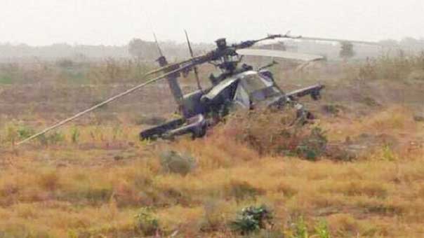 سقوط طائرة أباتشي لقوى العدوان على اليمن في شبوة..والإمارات تعترف بمقتل أربعة عسكريين لها