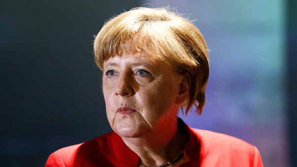 حزب ميركل يتصدر استطلاعات الرأي قبل أسابيع من الانتخابات البرلمانية