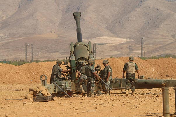 بالصور - جولة ميدانية للاعلاميين على التلال التي سيطر عليها الجيش في رأس بعلبك