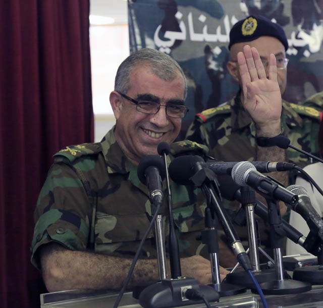 العميد علي قانصو في مبنى وزارة الدفاع