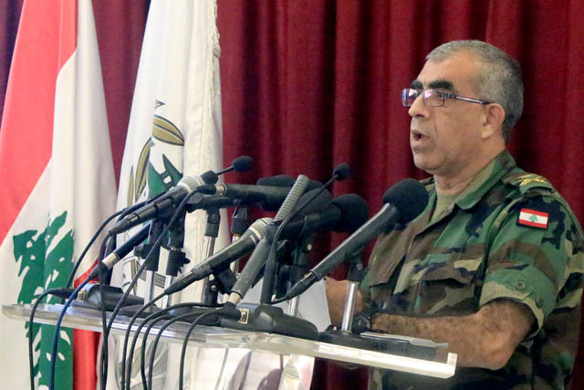 العميد علي قانصو في مبنى وزارة الدفاع