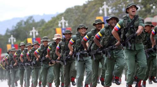 مناورات عسكرية كبيرة للجيش الفنزويلي ردًا على التهديدات الاميركية