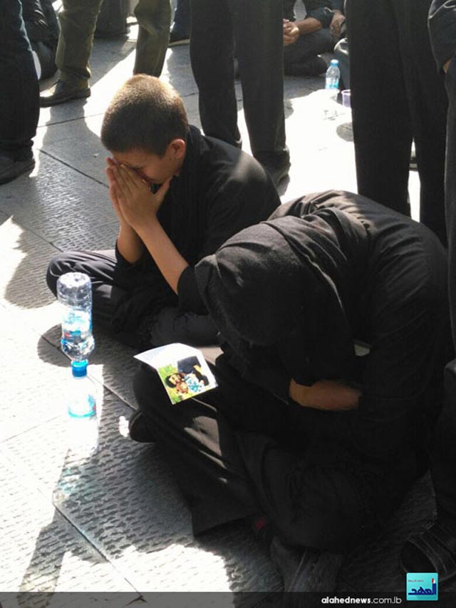 تشييع مهيب للشهيد حججي في طهران.. والإمام الخامنئي يلقي النظرة الأخيرة على جثمانه