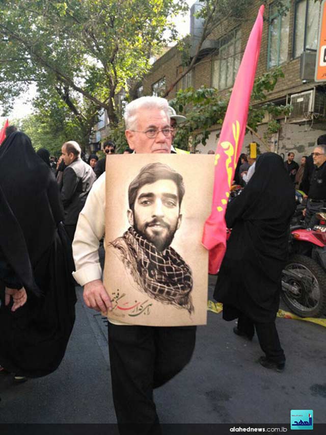 تشييع مهيب للشهيد حججي في طهران.. والإمام الخامنئي يلقي النظرة الأخيرة على جثمانه