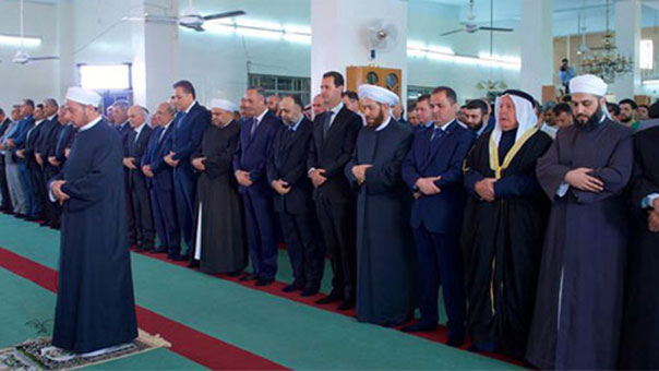 الرئيس الأسد يؤدي صلاة العيد في مدينة قارة في القلمون الغربي بريف دمشق