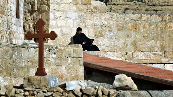 الأشهر في فلسطين: دير &rsquo;مار سابا&rsquo; شاهدٌ على أواصر التآخي بين الديانات