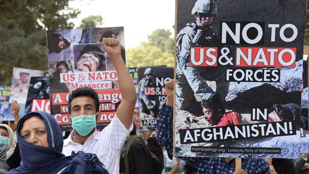 المئات يتظاهرون في كابل للمطالبة بإنهاء الاحتلال الأميركي للبلاد

