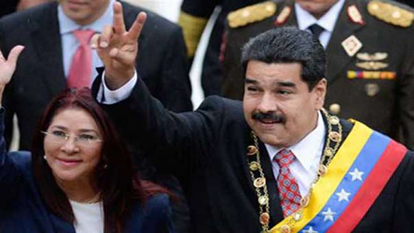 حزب مادورو يحقق فوزًا كبيرًا في انتخابات المحافظين بفنزويلا