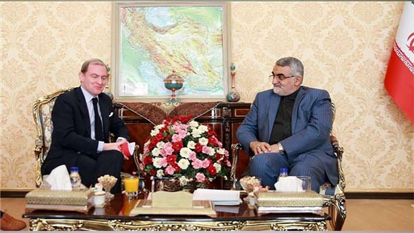 بروجردي: ايران تدعم وحدة تراب سوريا والعراق بقوة