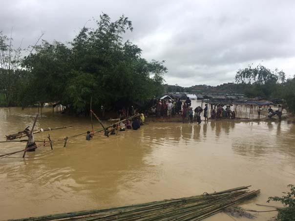 مأساة مسلمي الروهينغا الى تفاقم.. والإمام الخامنئي يخصّص 10 مليارات ريال إيراني لمساعدتهم