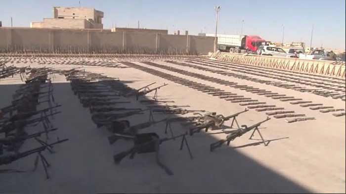 بالصور: الجيش السوري يعثر على أسلحة ’إسرائيلية’ في أوكار تنظيم داعش بمدينة الميادين