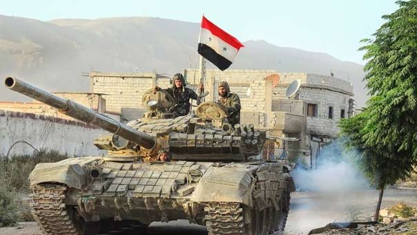 الجيش السوري يقترب من البوكمال .. و’داعش’ تنحسر ضمن أحياء دير الزور